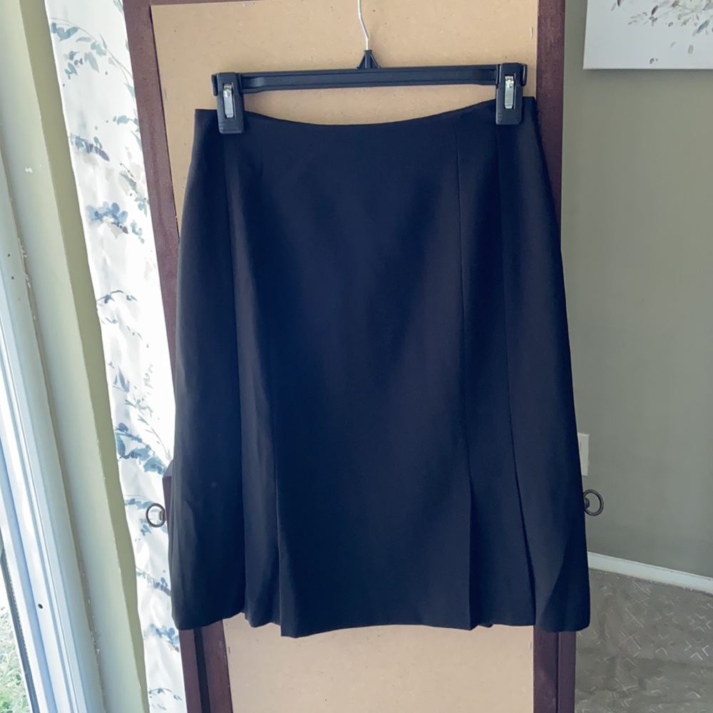 ANN TAYLOR PLEATED SKIRT